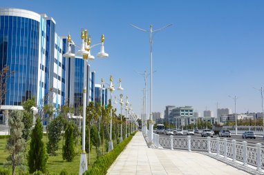 Реконструкция-улицы-Гёроглы-в-Ашхабаде-улучшила-удобства-для-горожан-и-гостей