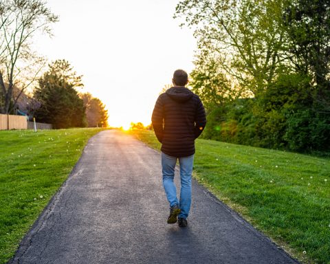 walking-after-eating-and-other-daily-habits-for-blood-sugar-levels