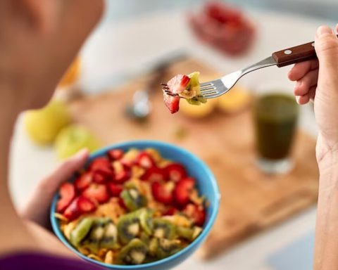 breakfast-pass-or-late-dinner-will-increase-your-risk-of-fractures