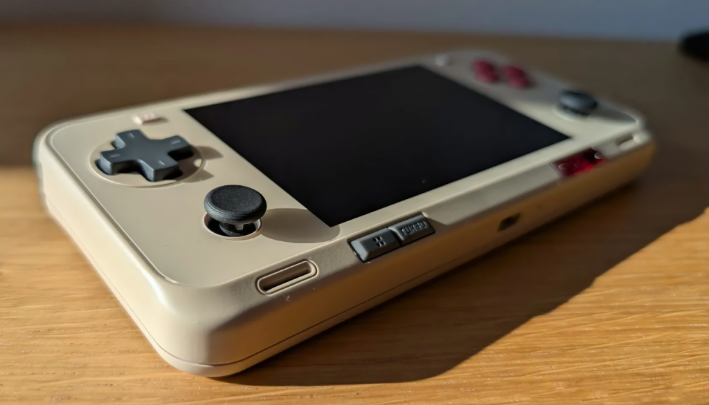 ayaneo-затизерила-«народную»-ретро-портативку-pocket-air-mini