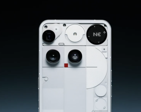 in-the-glyph-matrix-on-the-nothing-phone-(3)-case,-a-compass-appeared