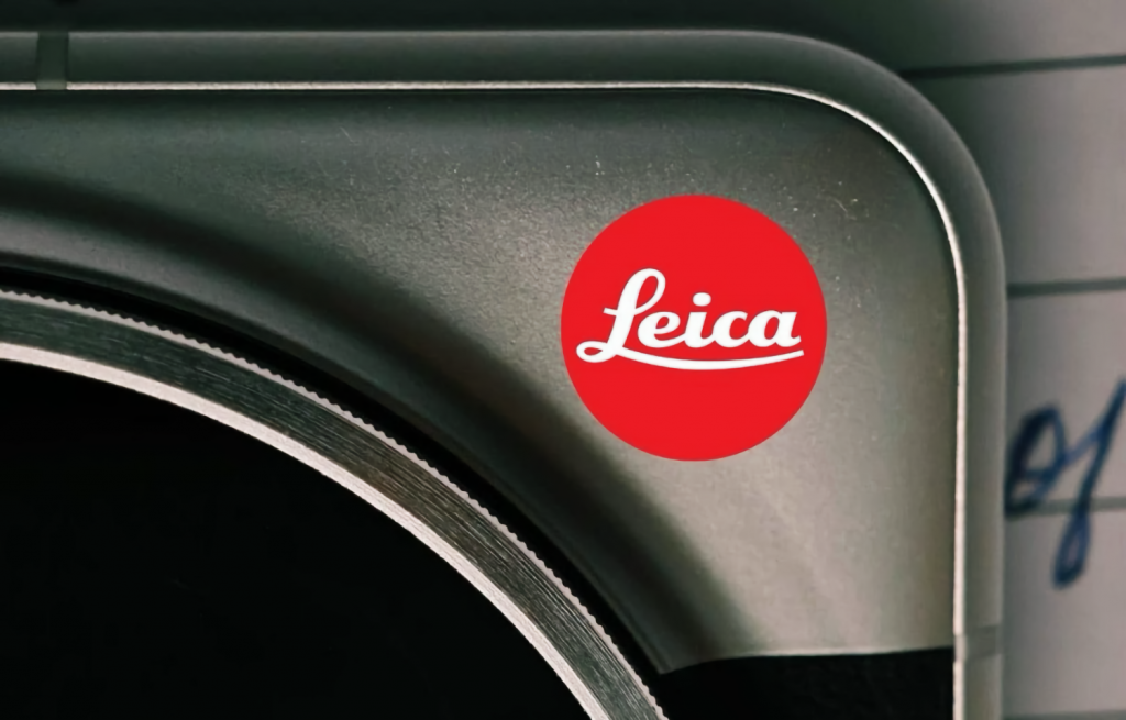 xiaomi-16-ultra-will-receive-a-proprietary-red-leica-logo-right-on-the-case