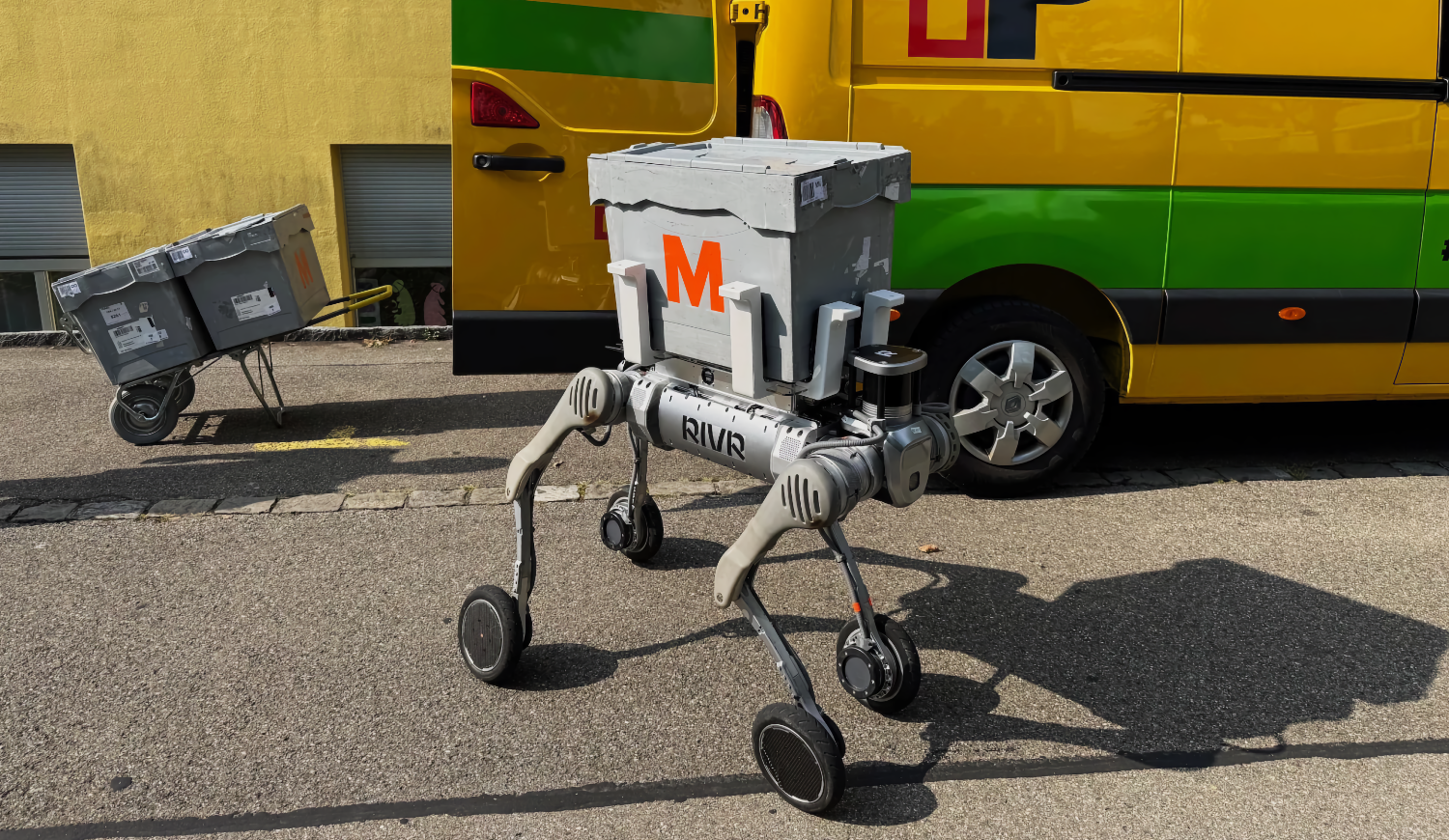 in-switzerland,-robots-couriers-began-to-deliver-parcels-and-products