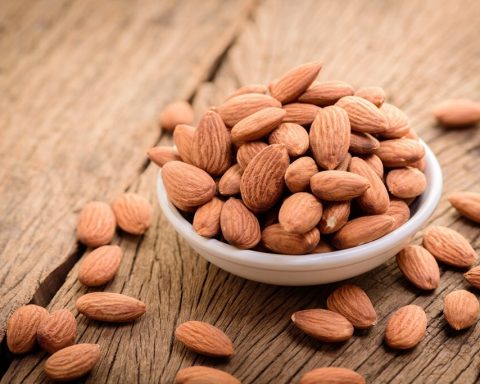 Миндаль-поможет-вам-снизить-уровень-“плохого”-холестерина-в-крови
