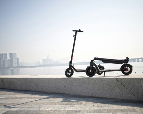 russians-began-to-spend-less-on-rent-of-scooters
