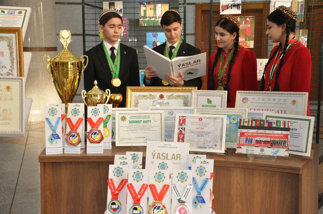 yaslar kitaply THE ASHGABAT TIMES