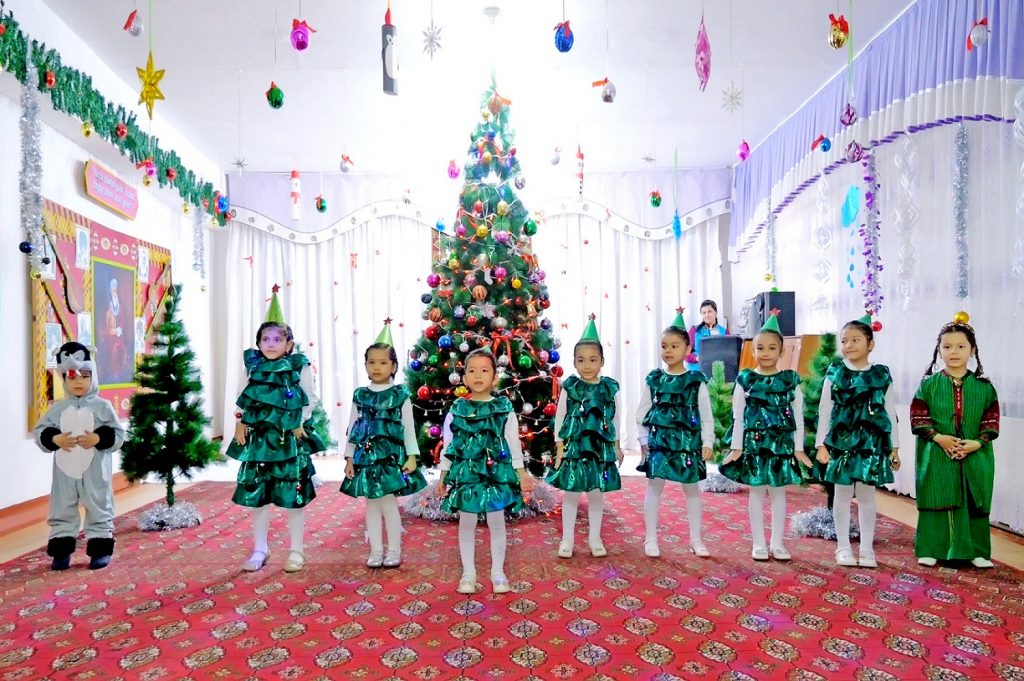 Iň gyzykly Täze ýyl şüweleňi 2 01 3 THE ASHGABAT TIMES