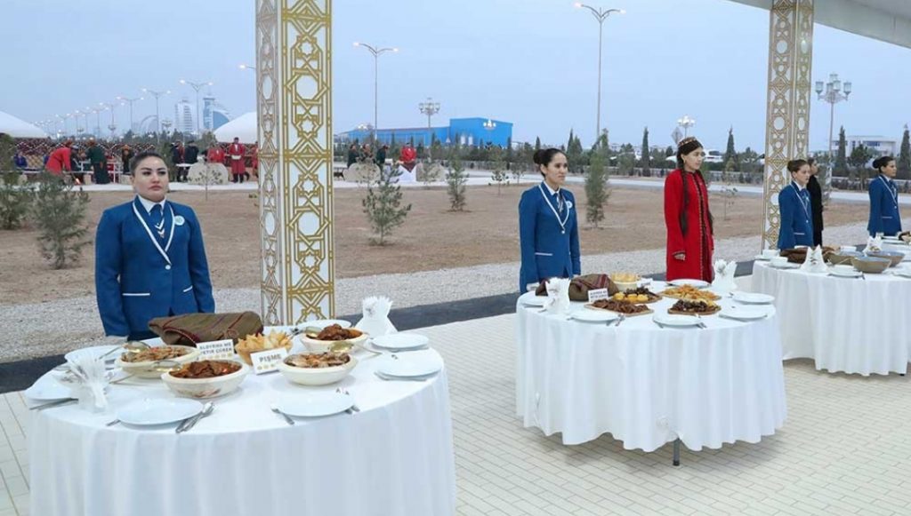 Awazada türkmen milli tagamlarynyň sergisi guraldy 2 1765315764666 THE ASHGABAT TIMES