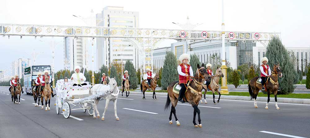 bas surat THE ASHGABAT TIMES