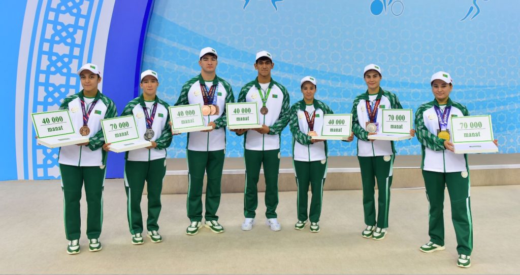 Победители международных предметных олимпиад и спортивных соревнований были награждены 6 bbb 2 THE ASHGABAT TIMES