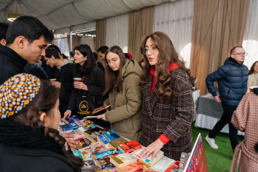 christmas book fair 5 THE ASHGABAT TIMES