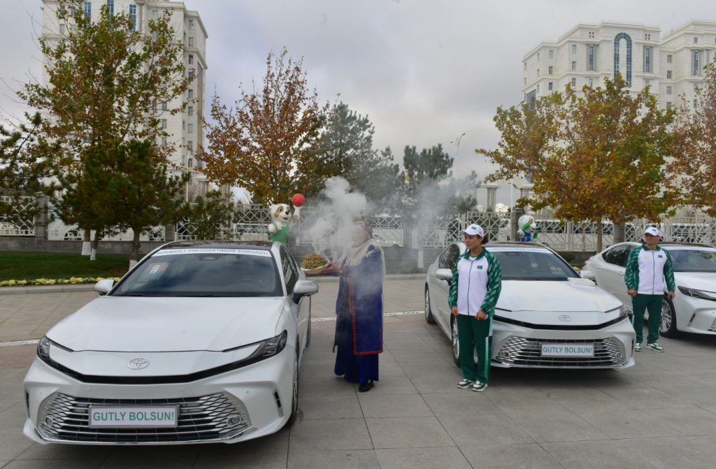 Победители международных предметных олимпиад и спортивных соревнований были награждены 7 ssss THE ASHGABAT TIMES