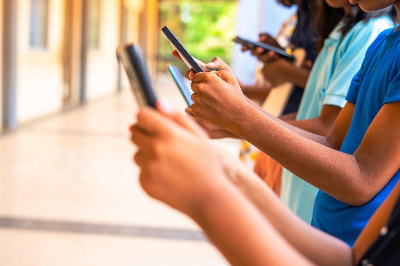 france set to ban social media for children under 15 3213567 20260126150105 THE ASHGABAT TIMES